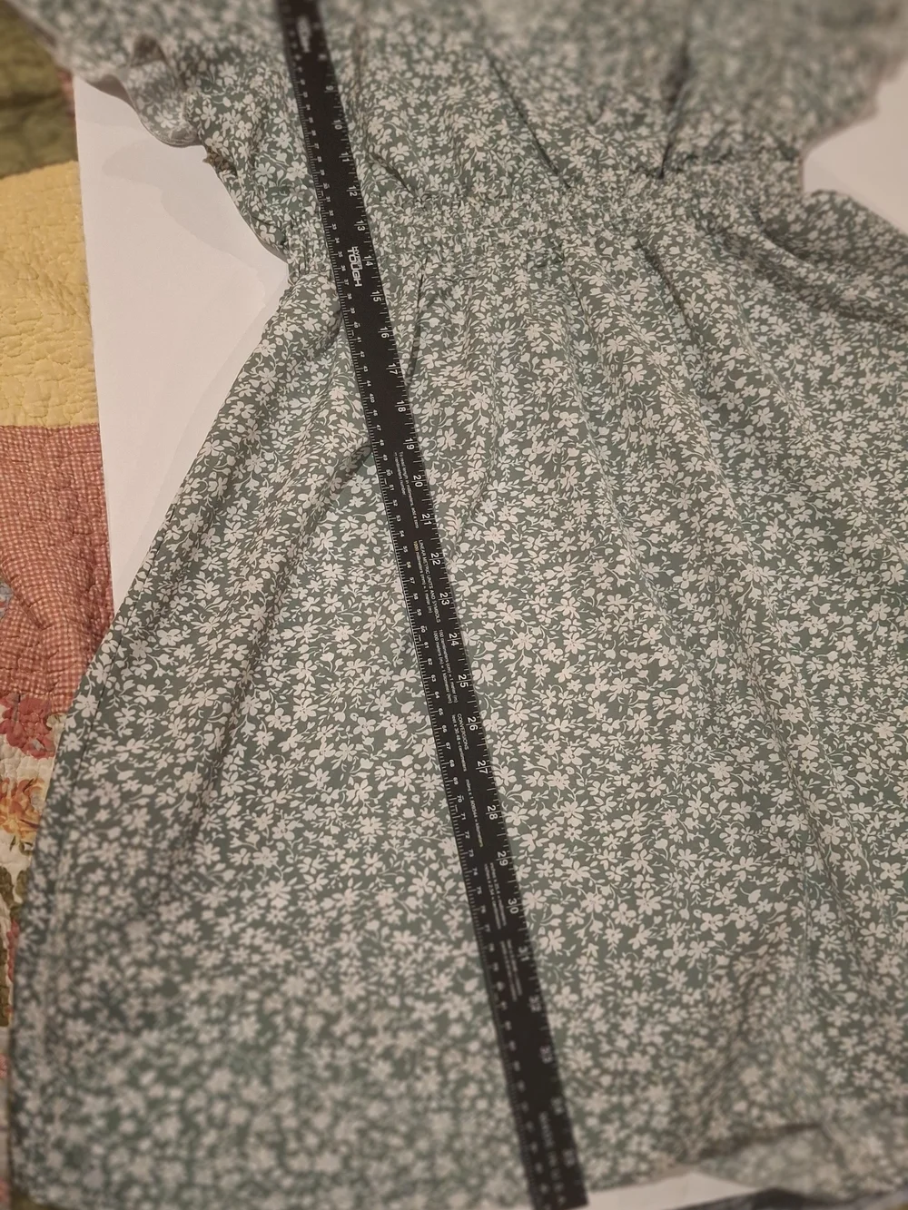 Women's Green Floral V-Neck Smocked Waist Dress - Picture 6 of 12
